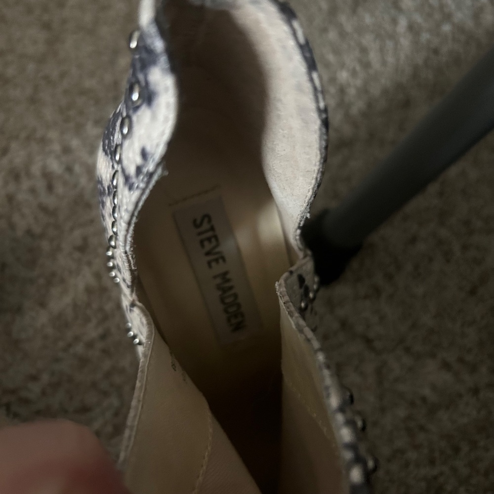 Steve Madden Rookie Snake Ankle Boot Size 6 - image 2